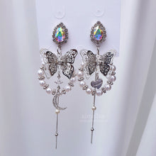 Load image into Gallery viewer, Queen Butterfly Earrings