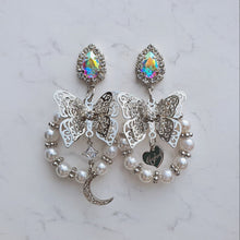 Load image into Gallery viewer, Queen Butterfly Earrings