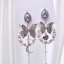 Load image into Gallery viewer, Queen Butterfly Earrings