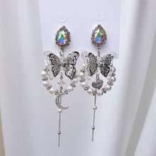 Load image into Gallery viewer, Queen Butterfly Earrings