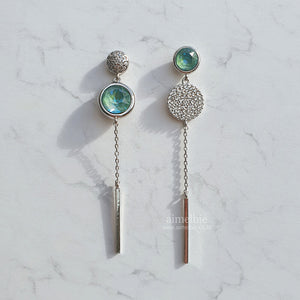 Modern Crystal Earrings - Silky Sage Color. (Gfriend Yerin Earrings)