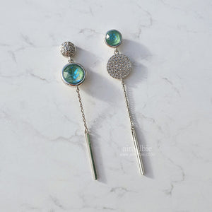 Modern Crystal Earrings - Silky Sage Color. (Gfriend Yerin Earrings)