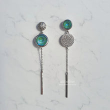 Load image into Gallery viewer, Modern Crystal Earrings - Silky Sage Color. (Kim Sejeong, Gfriend Yerin Earrings)