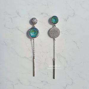 Modern Crystal Earrings - Silky Sage Color. (Gfriend Yerin Earrings)