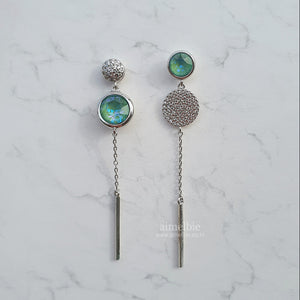Modern Crystal Earrings - Silky Sage Color. (Gfriend Yerin Earrings)
