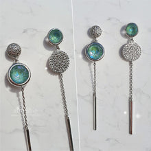 Load image into Gallery viewer, Modern Crystal Earrings - Silky Sage Color. (Gfriend Yerin Earrings)