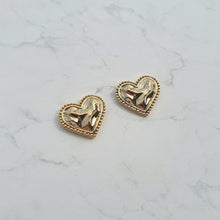 Load image into Gallery viewer, Gold Laced Hearts Earrings (G-idle Miyeon, IVE Yujin, Oh My Girl Seunghee, Arin, Hyojung Earrings)