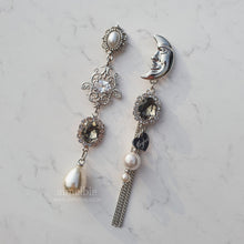 Load image into Gallery viewer, [X:IN Nova, STAYC J, Everglow Sihyeon Earrings] Magical Moon Earrings