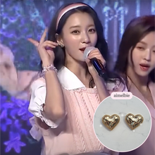 Load image into Gallery viewer, Gold Laced Hearts Earrings (G-idle Miyeon, IVE Yujin, Oh My Girl Seunghee, Arin, Hyojung Earrings)