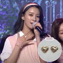 Load image into Gallery viewer, Gold Laced Hearts Earrings (G-idle Miyeon, IVE Yujin, Oh My Girl Seunghee, Arin, Hyojung Earrings)