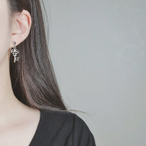 Silver Heart Key Earrings (STAYC Seeun, Sieun, Dreamcatcher Gahyun Earrings)