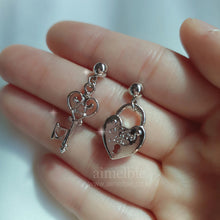 Load image into Gallery viewer, Silver Heart Key Earrings (STAYC Seeun, Sieun, Dreamcatcher Gahyun Earrings)