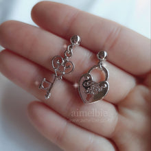 Load image into Gallery viewer, Silver Heart Key Earrings (STAYC Seeun, Sieun, Dreamcatcher Gahyun Earrings)