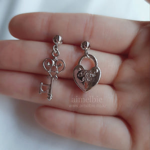 Silver Heart Key Earrings (STAYC Seeun, Sieun, Dreamcatcher Gahyun Earrings)