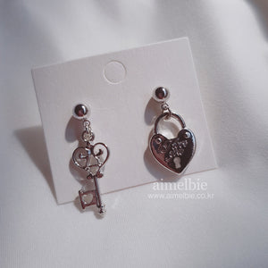Silver Heart Key Earrings (STAYC Seeun, Sieun, Dreamcatcher Gahyun Earrings)