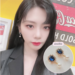Navy Chic Earrings (April Chaekyung, Dreamcatcher Jiyu Earrings)