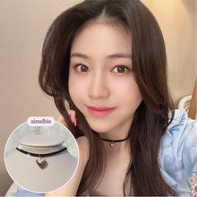 Load image into Gallery viewer, Vintage Heart Locket Choker (&#39;Nevertheless Hyeji Yang, IVE Yujin, Rocketpunch Dahyun choker)