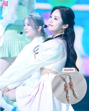 Load image into Gallery viewer, Rosy Feather Earrings (fromis_9 Jiwon, LOONA Olivia Hye Earrings)