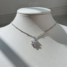 Load image into Gallery viewer, Diamond Petals Semi-Choker Necklace - Silver