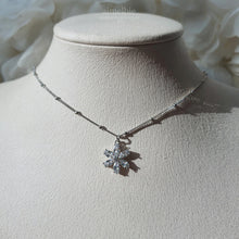 Load image into Gallery viewer, Diamond Petals Semi-Choker Necklace - Silver