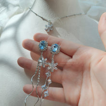 Load image into Gallery viewer, Diamond Petals Semi-Choker Necklace - Silver