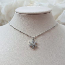 Load image into Gallery viewer, Diamond Petals Semi-Choker Necklace - Silver