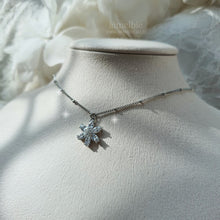 Load image into Gallery viewer, Diamond Petals Semi-Choker Necklace - Silver