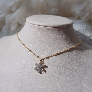 Diamond Petals Semi-Choker Necklace - Gold