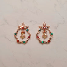 Load image into Gallery viewer, Christmas Wreath Earrings