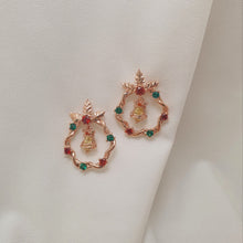 Load image into Gallery viewer, Christmas Wreath Earrings