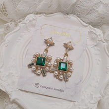 Load image into Gallery viewer, Emerald Royal Party Earrings