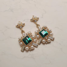 Load image into Gallery viewer, Emerald Royal Party Earrings