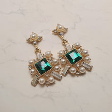 Load image into Gallery viewer, Emerald Royal Party Earrings