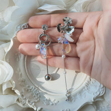 Load image into Gallery viewer, Aurora Flower Earrings