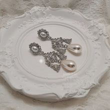 Load image into Gallery viewer, Rococo Chandelier Earrings - Silver (Twice Tzuyu Earrings)